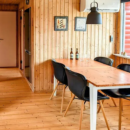 Red Wooden House With Near Knudeklinterne Feriehus *